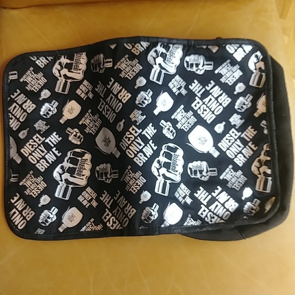 Diesel Only the brave metallic toiletry travel bag shaving & essentials - Picture 3 of 6